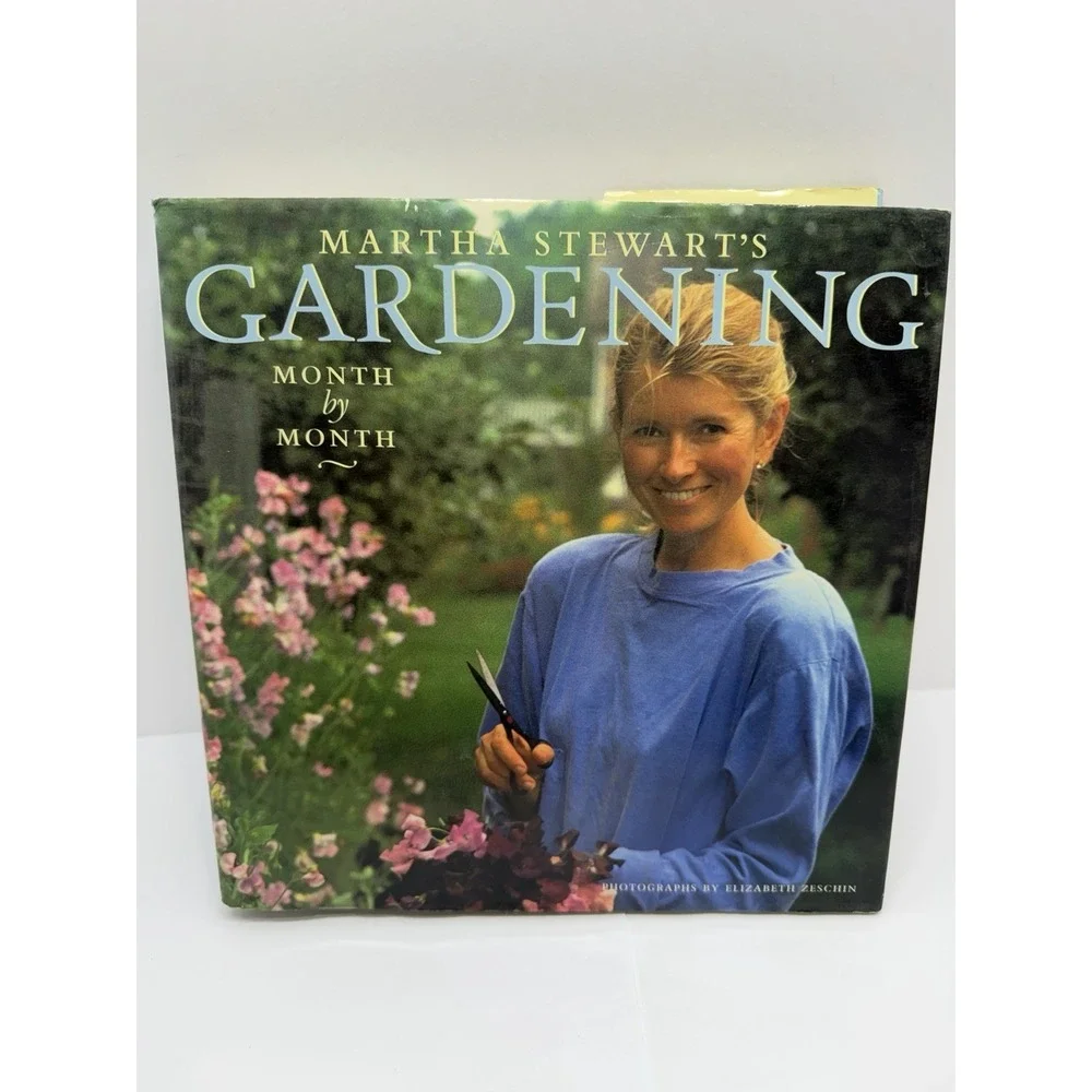 Martha Stewart's Gardening Month By Month 1991 HC DJ First Edition 1st Printing